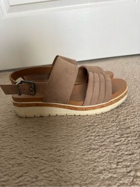 Adrienne Vittadini Taupe Platform Slingback Sandals
